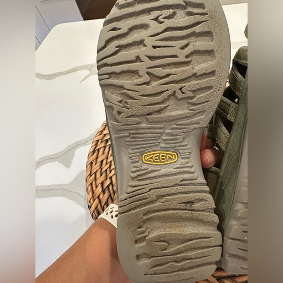 KEEN green trail hiking sandals - Picture 6 of 7